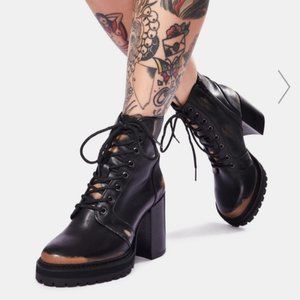 Steve Madden Black Rivet Distressed Leather Lace Up Combat Moto Boot